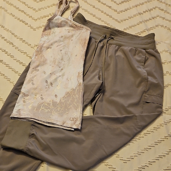 Calia Set - Picture 1 of 3